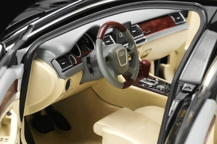 MOTORHELIX - AUDI A8 L (D3) 1:18